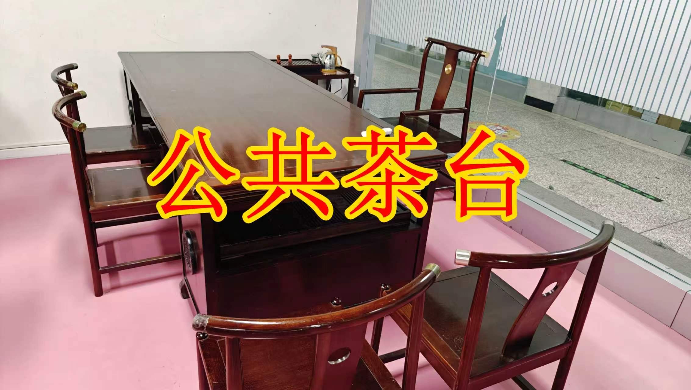 花园一街面积灵活：小面积办公室至大面积办公、经营空间均可选择； 部分房源可注册公司，满足企业办公需求； 商铺临街，具备上下水、用电等经营条件； 适合副食品、茶叶、酒水、百货、电商、培训、办公等多种行业。